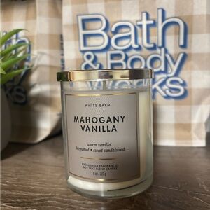 White Barn Mahogany Vanilla Candle with Silver Lid